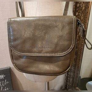 SPIKES & SPARROW • Genuine Leather Crossbody Bag.  Olive/Hunter Green.  Like New